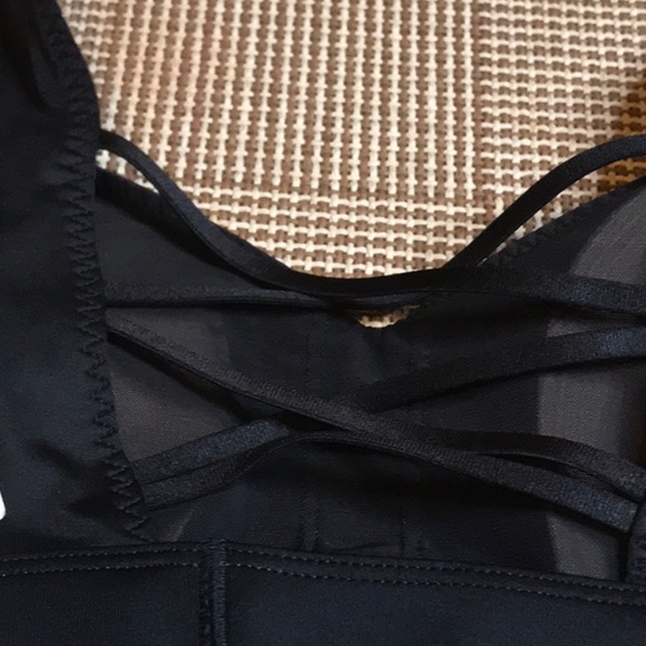 Victoria Sport Bra - Picture 3 of 4